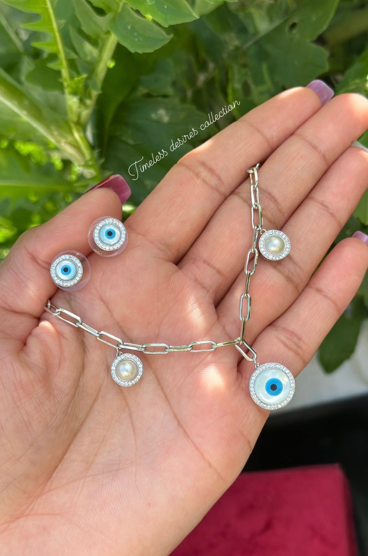 Evil eye choker / necklace with studs in American diamond in silver