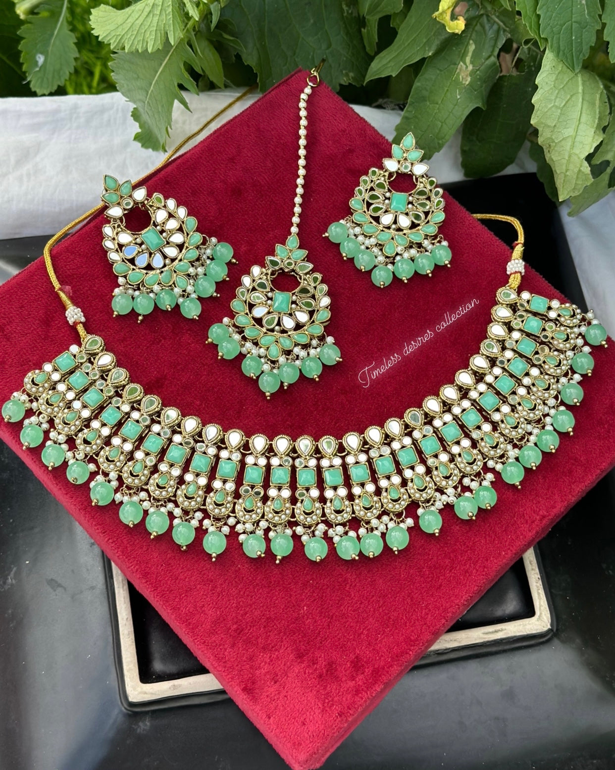 Pista colour choker / necklace set in mirror
