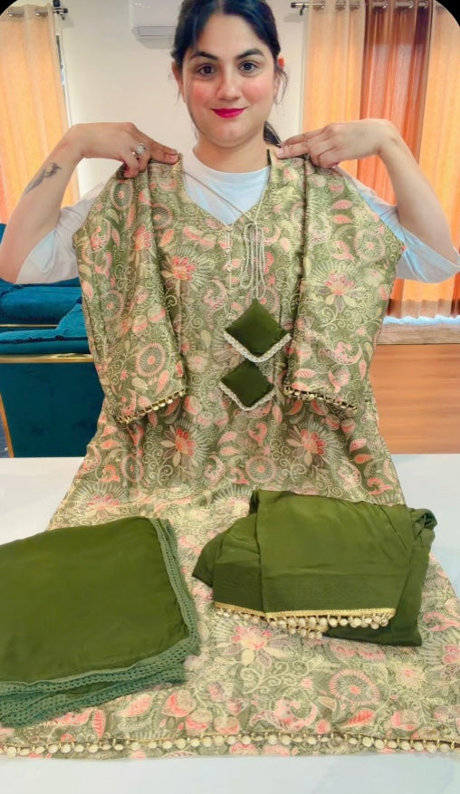 Zakira silk party-wear suit, Code: 005