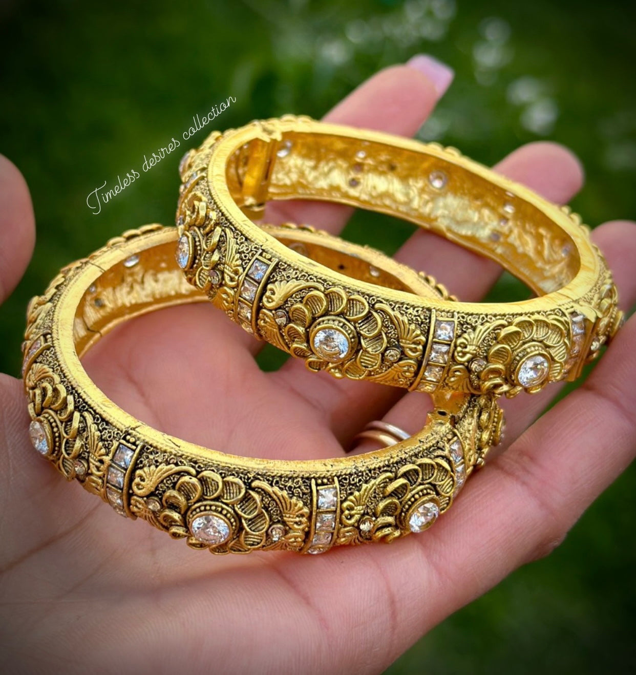 Gold plated openable kangan in antique look (free size fits 2.4-2.10)