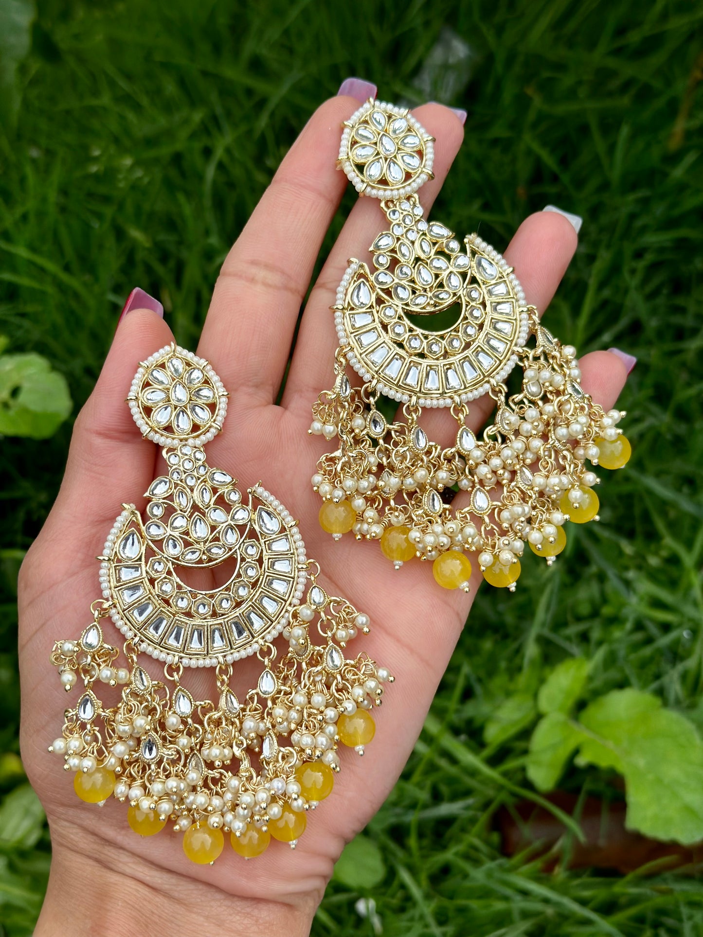 Yellow pearl loaded Necklace / choker set in Kundan