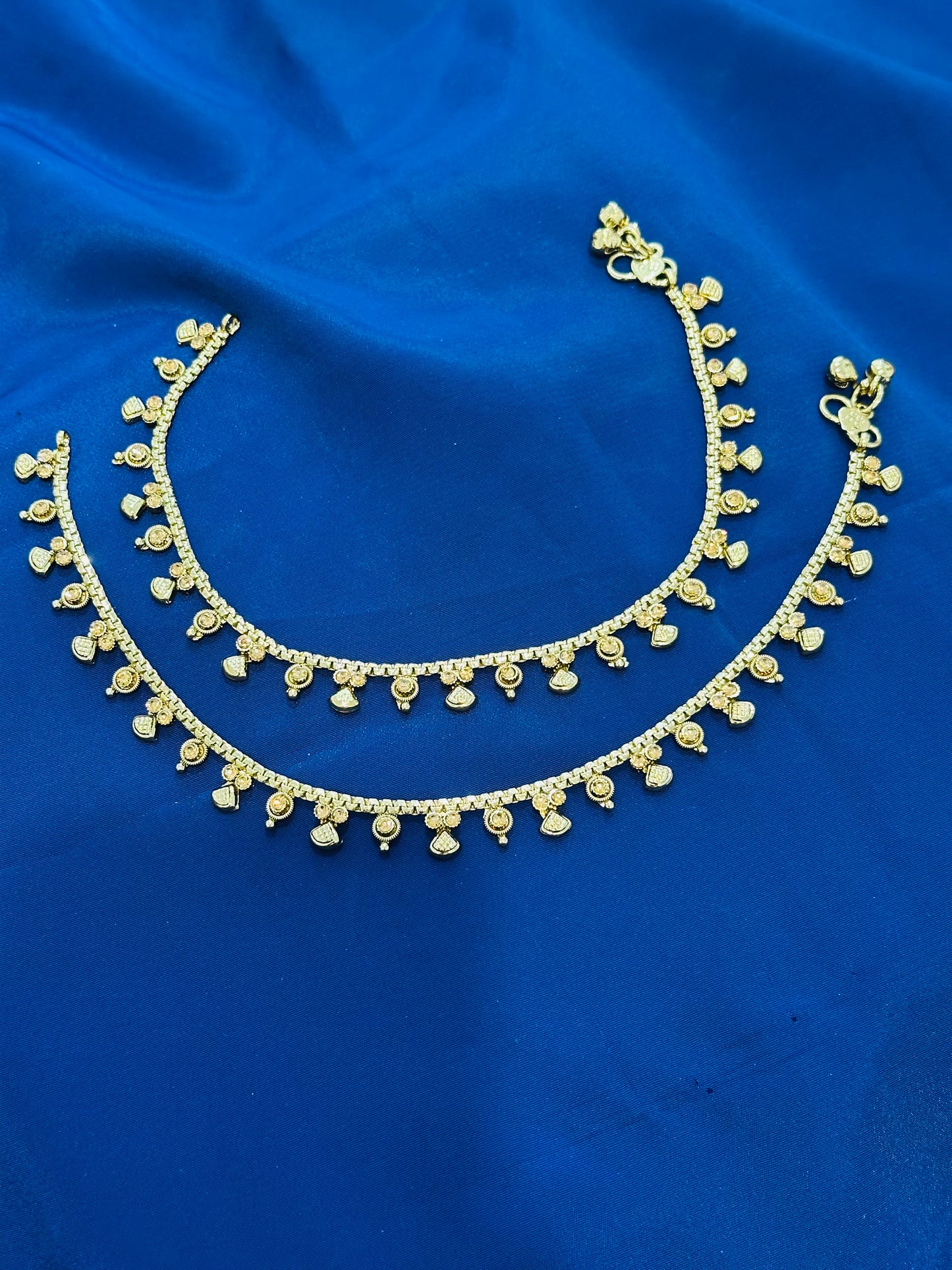 Polki anklets in gold colour - (Code:062)