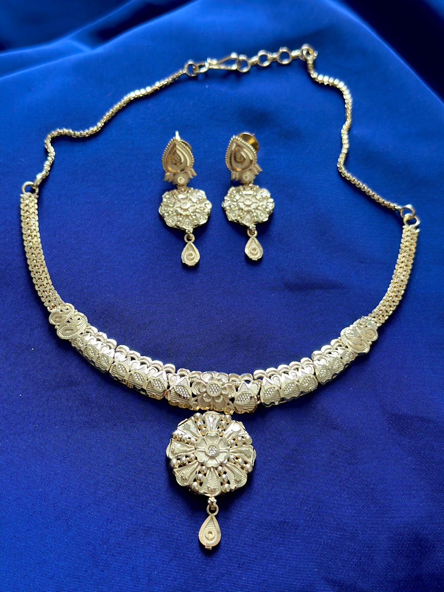 Gold Look Necklace Set - (Code:046)