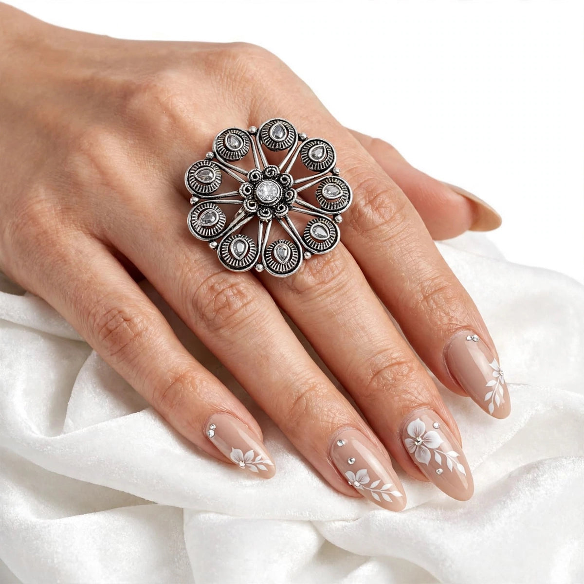 Oxidised ring in adjustable size