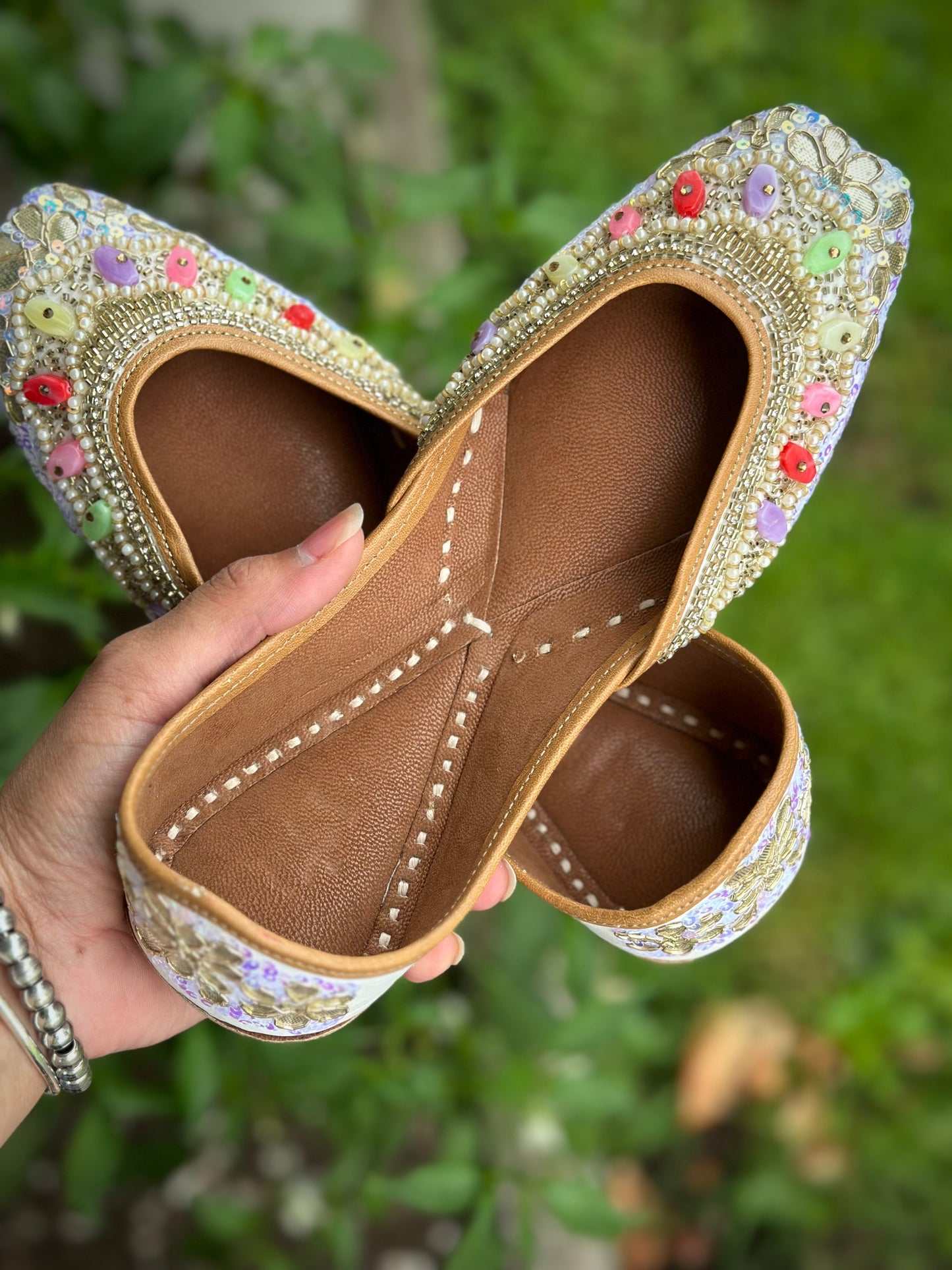 Multi colour Punjabi jutti