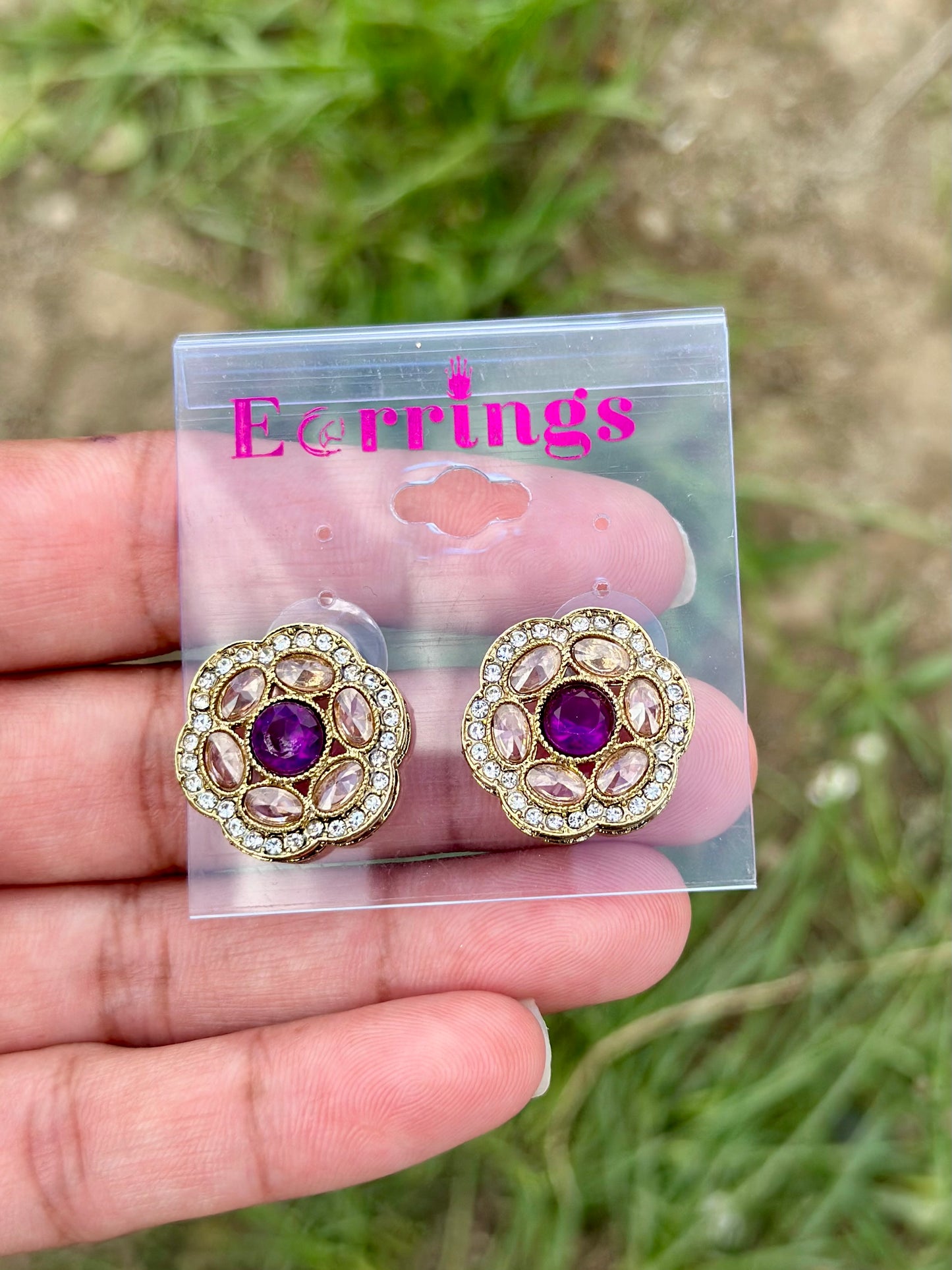 Purple stud earrings - J28