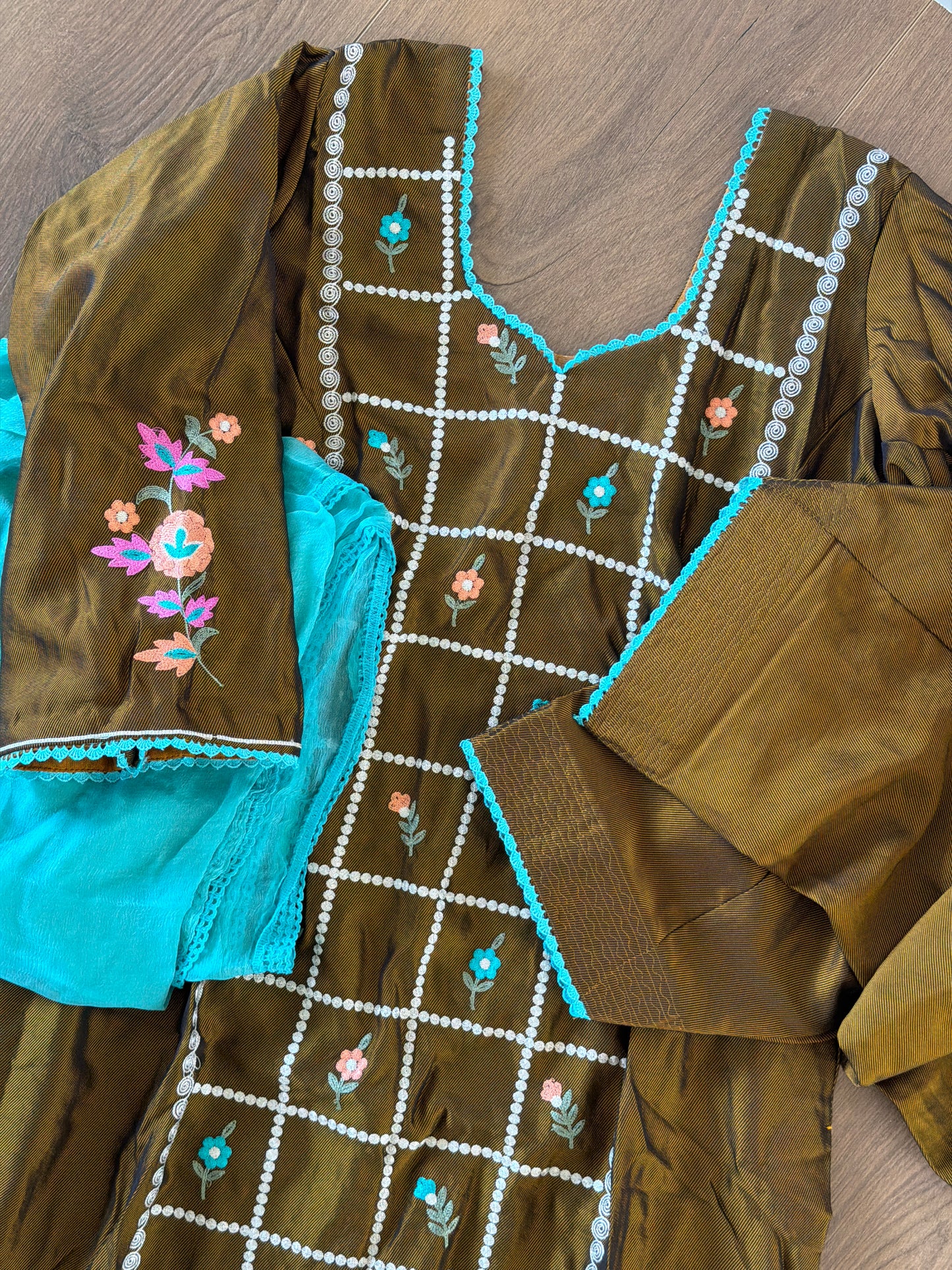Pashmina silk suit - code 224