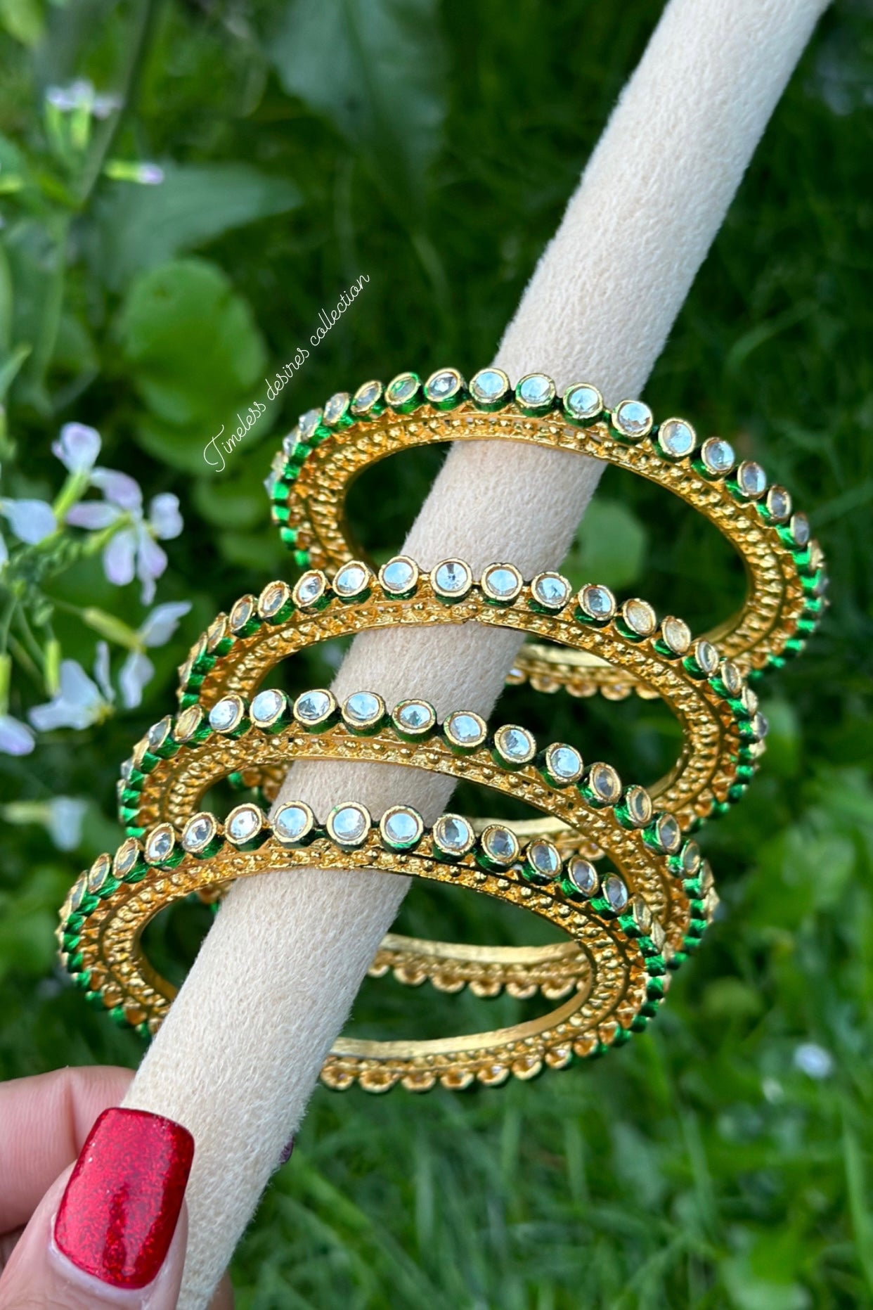 Golden kangan / bangles in Meenakari Kundan ( set of 4 )