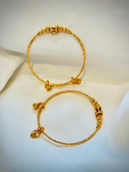 Gold Look Adjustable size Bangle ( Per 1PC ) - ( Code: 037 )
