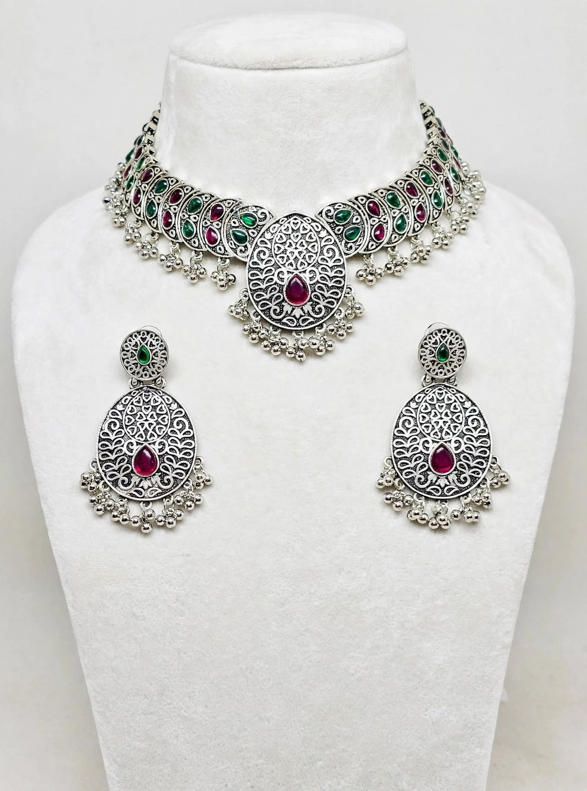 Necklace set with earrings