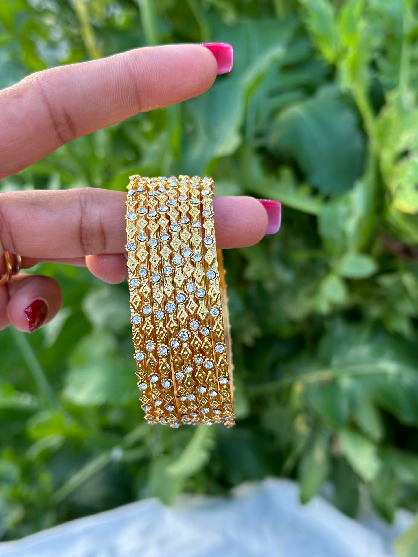 Sleek Kangan / bangles in golden colour ( set of 8 )
