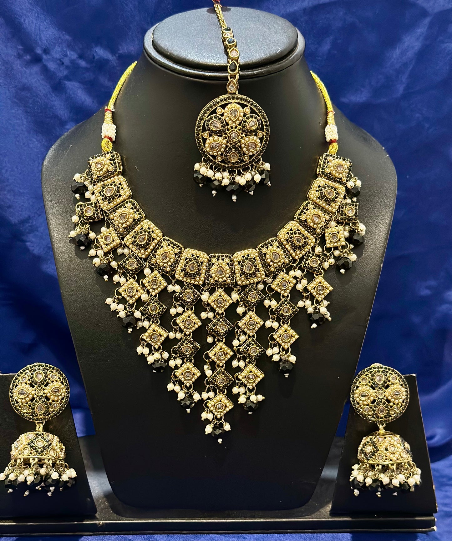 Necklace set with earrings and tikka in polki, Colour: Black, Code: 103