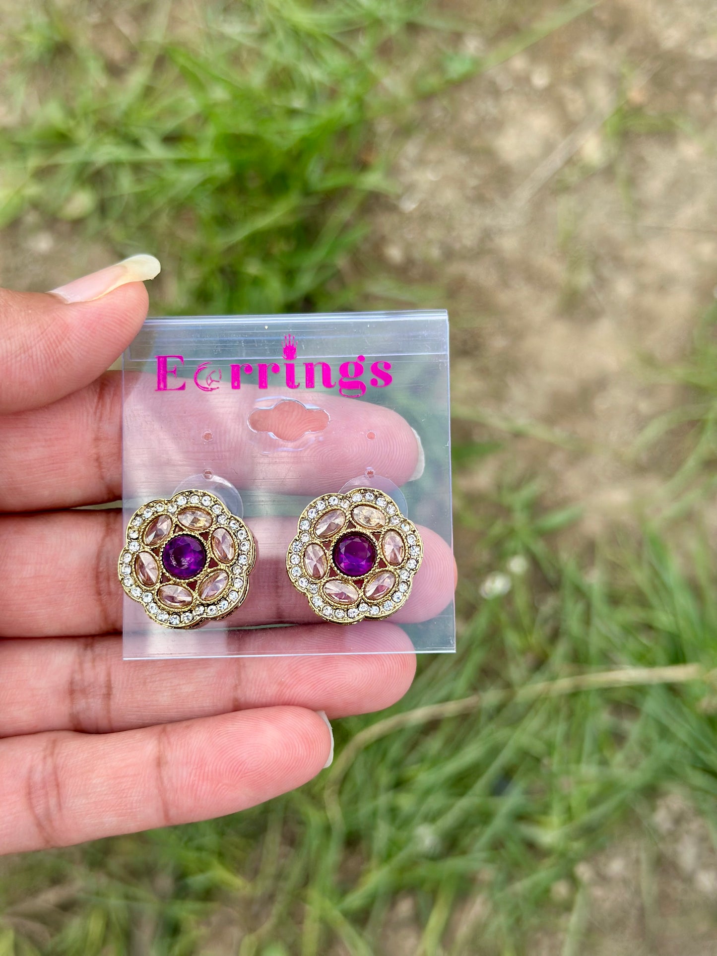 Purple stud earrings - J28
