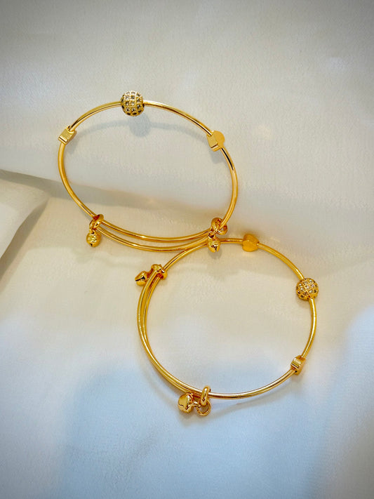 Gold Look Adjustable size Bangle ( Per 1PC ) - ( Code: 040 )