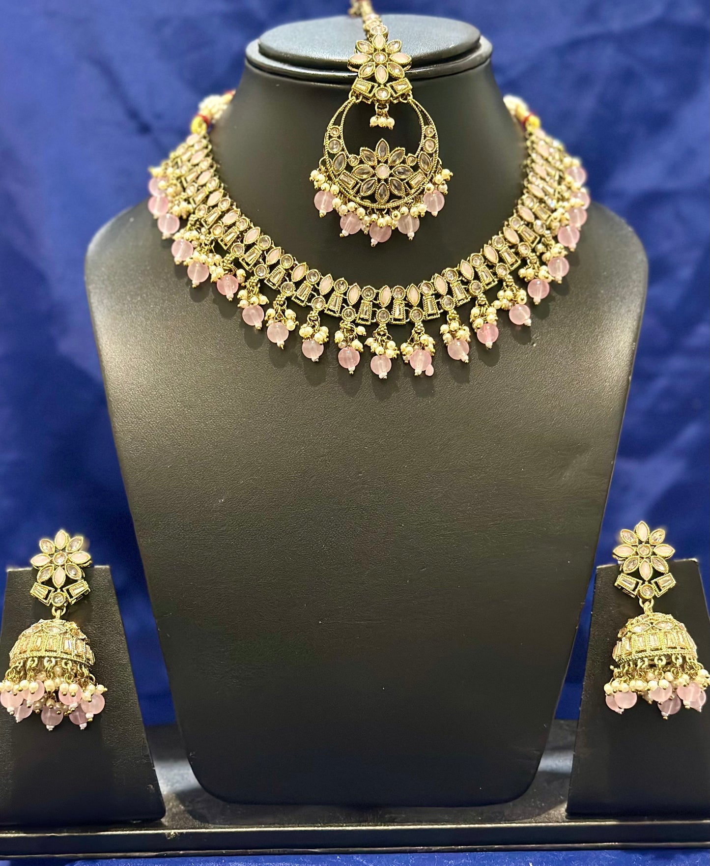 Necklace set with earrings and tikka in polki, Colour: Baby pink, Code: 109