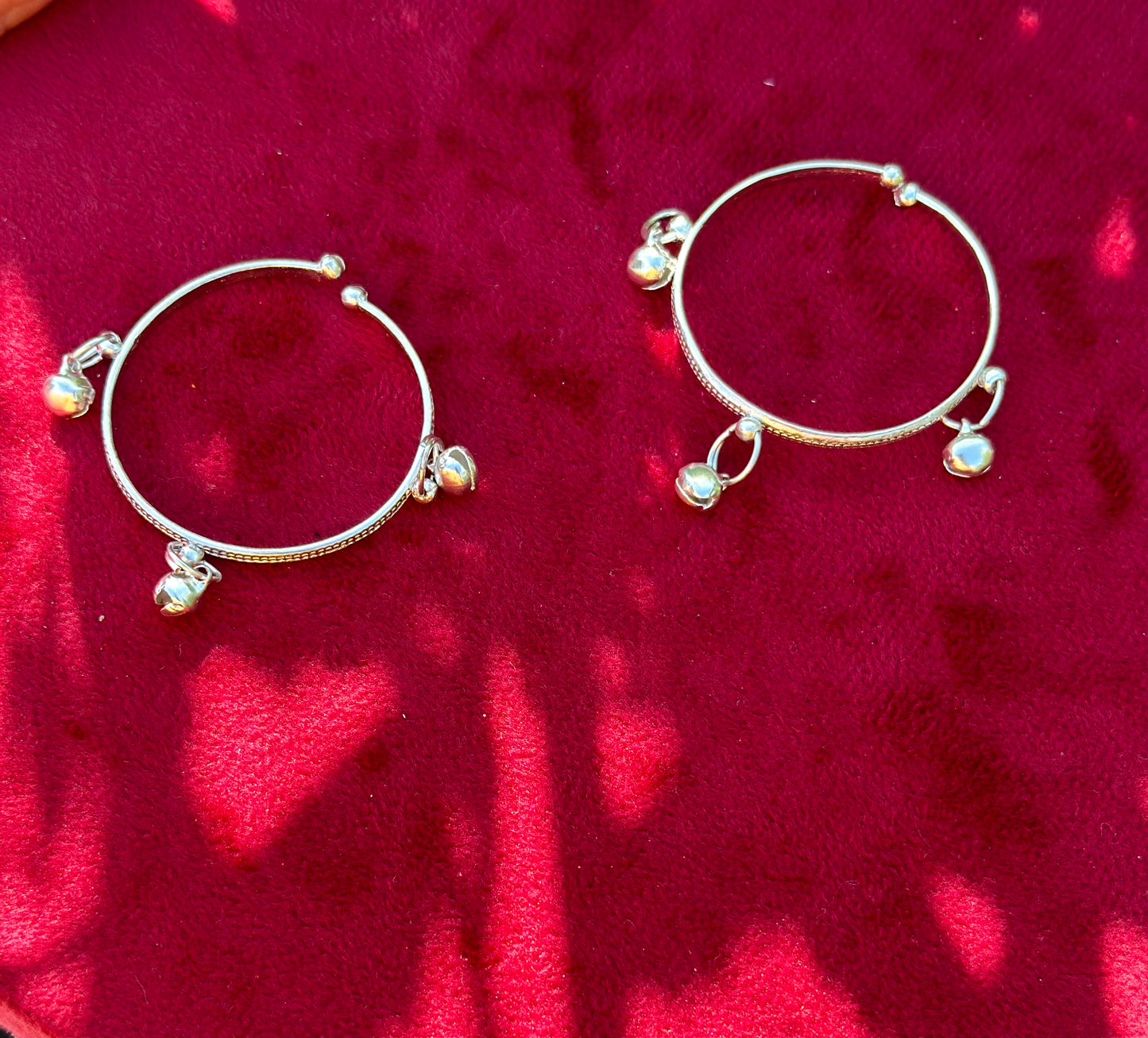 Kids shagle bangles in adjustable size ( as pair )