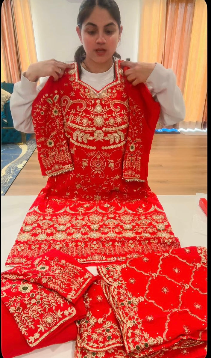 Red suit ( Code: 689 )