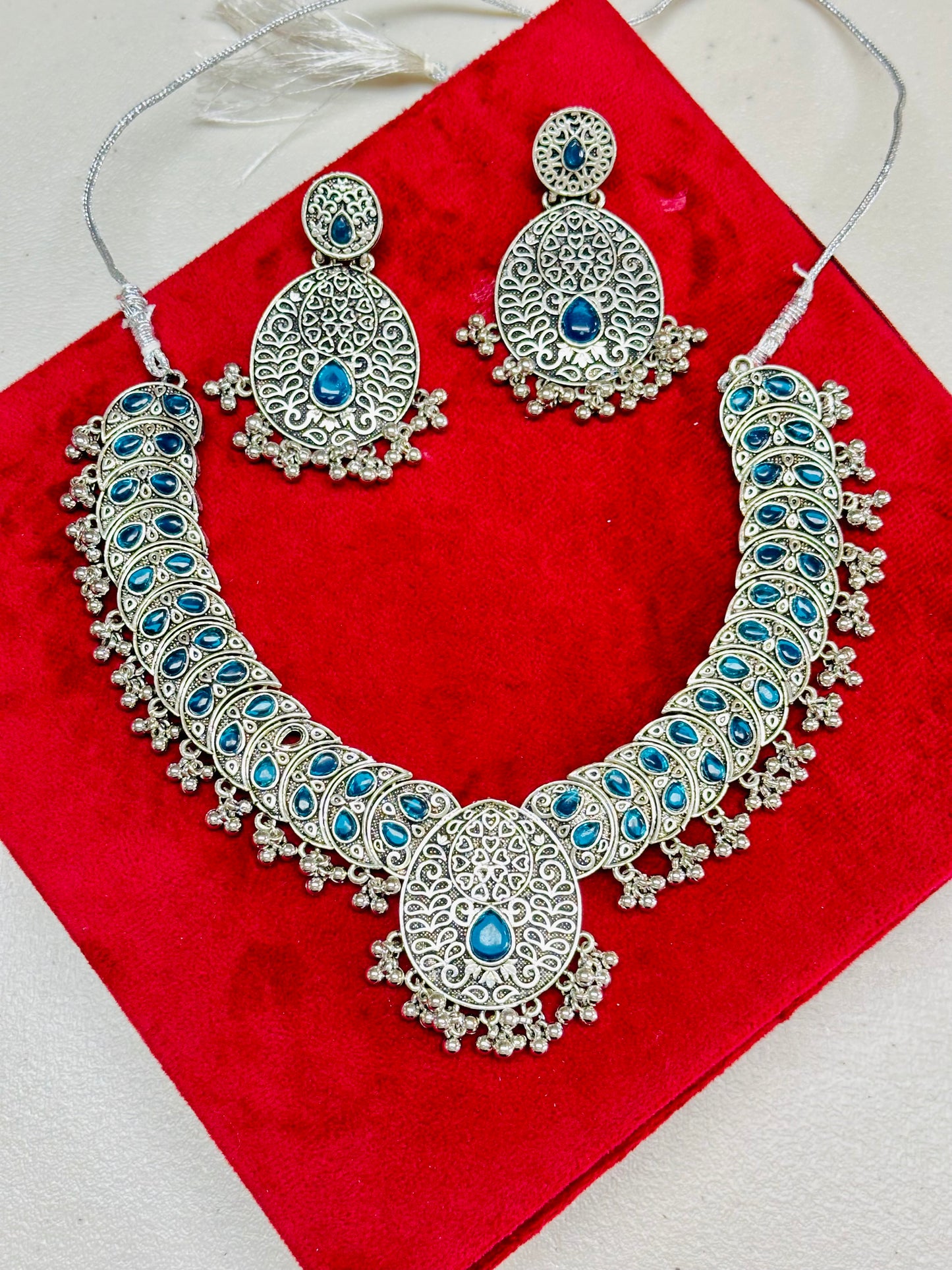 Necklace set with earrings