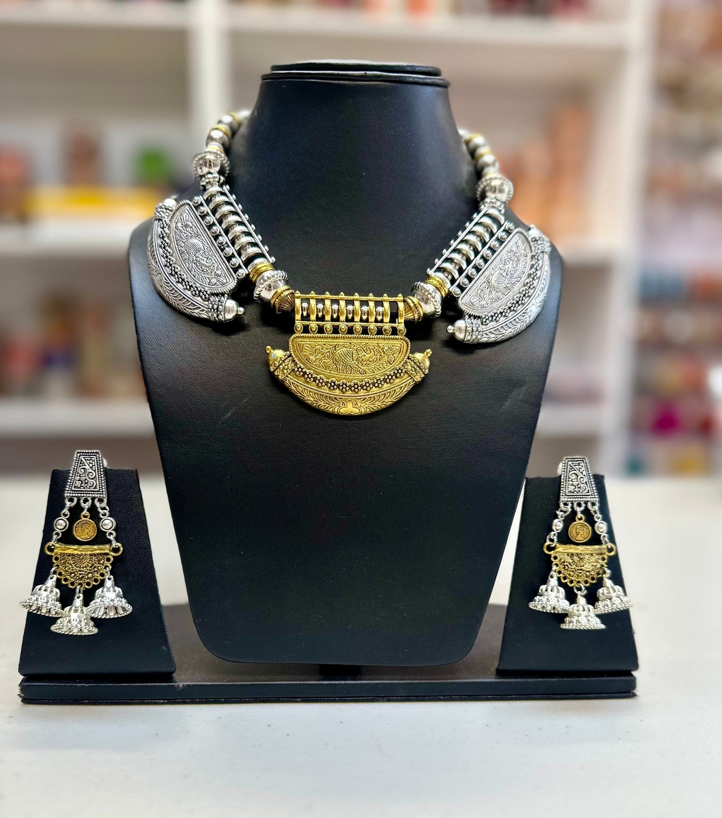 Necklace set with earrings
