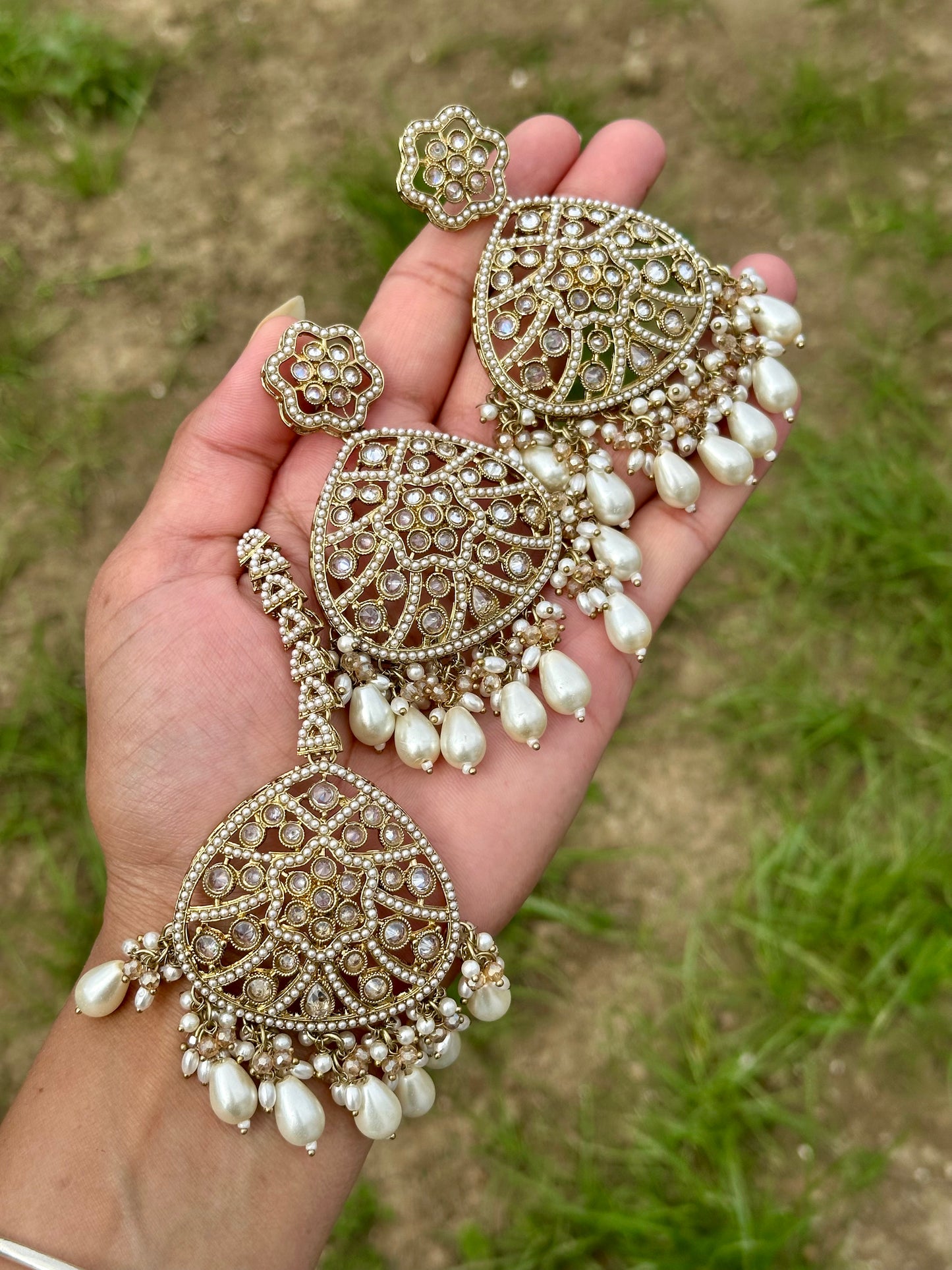 Golden earrings with tikka - J21