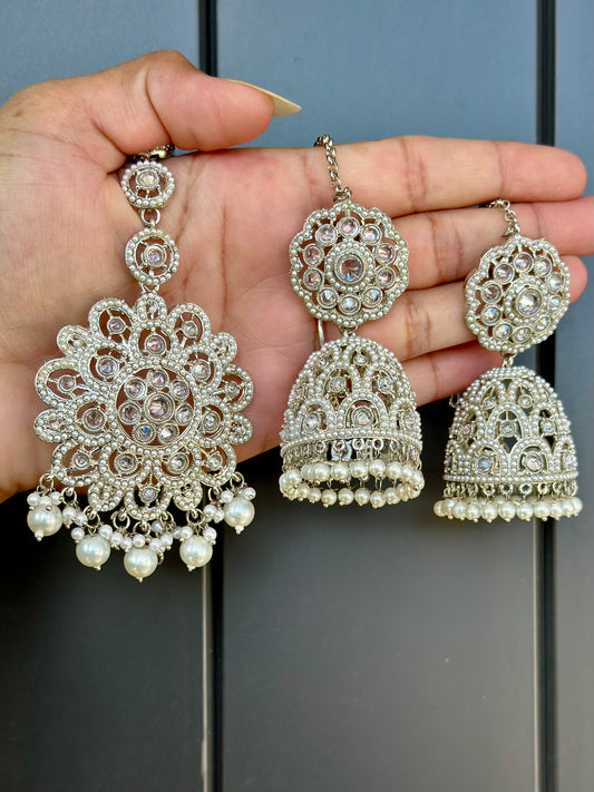 Silver earrings with tikka, Code: E6