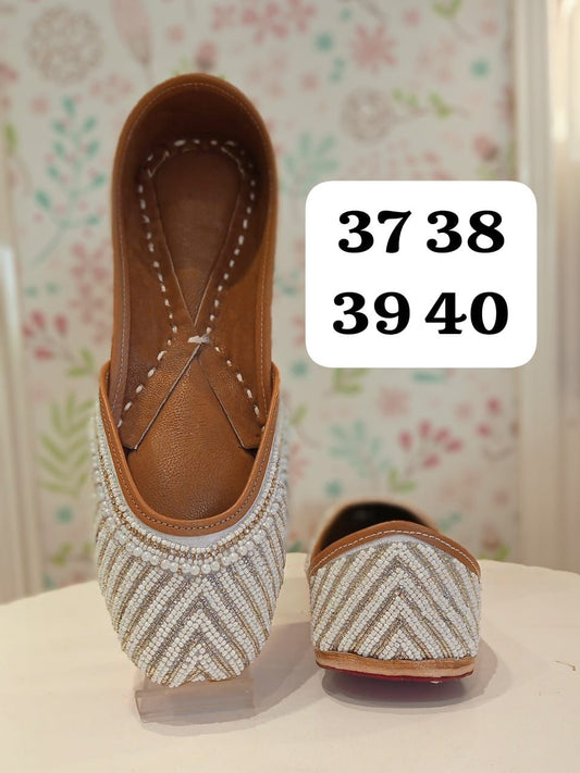 Punjabi jutti with white pearls