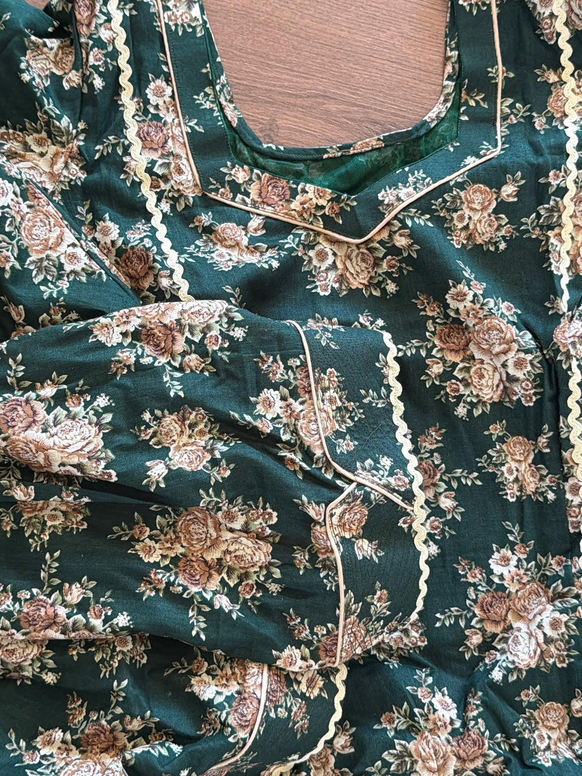 Premium quality cotton Suit in green - Code 300