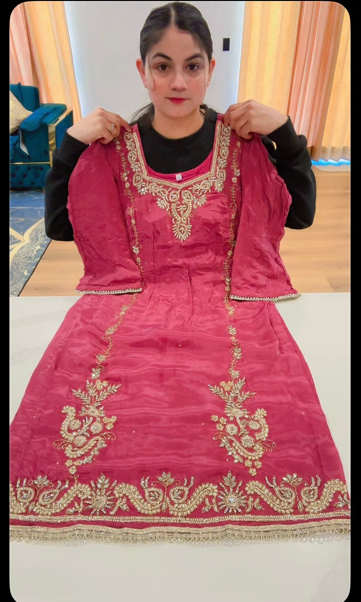 Handwork crepe suit with santoon bottom and handwork chiffon Duppata - Code: 628
