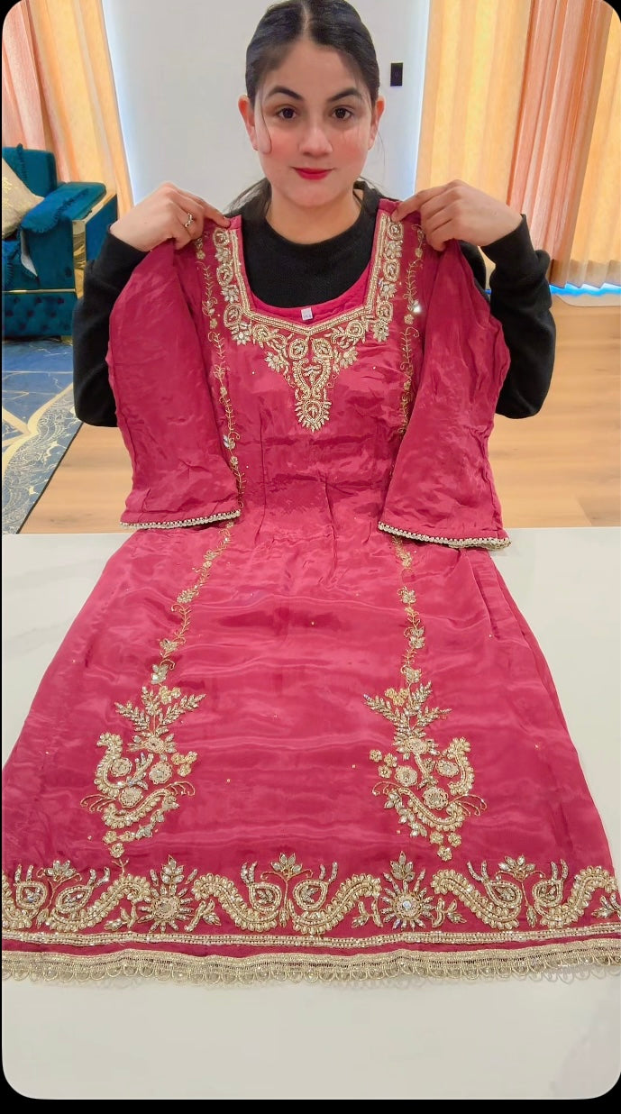 Handwork crepe suit with santoon bottom and handwork chiffon Duppata - Code: 628