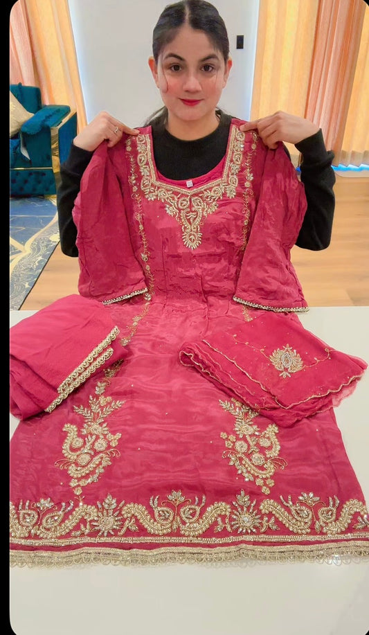 Handwork crepe suit with santoon bottom and handwork chiffon Duppata - Code: 628