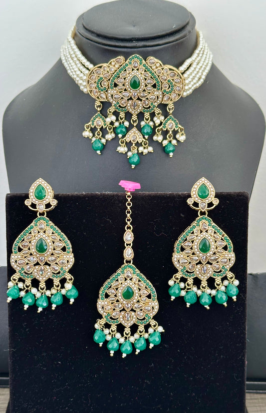 Green necklace set with earrings, Code: E11