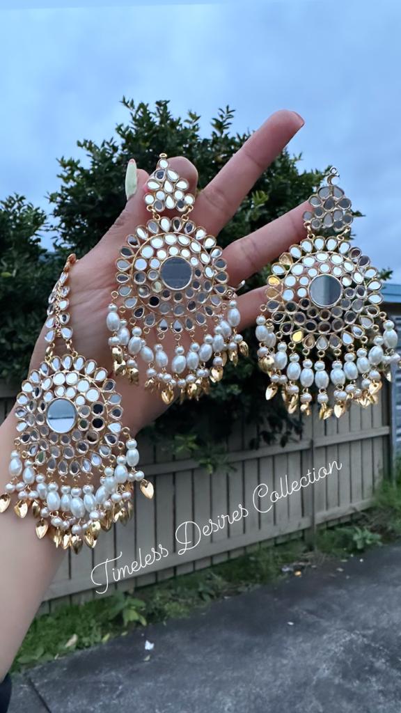 White & Golden Earrings Tikka Set in mirror with pipal patti
